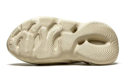 Adidas Yeezy Foam RNNR “Sand”