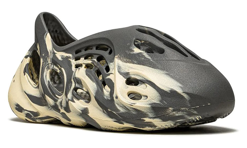 Adidas Yeezy Foam RNNR “MXT Moon Grey”