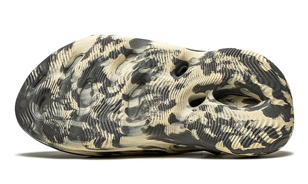 Adidas Yeezy Foam RNNR “MXT Moon Grey”