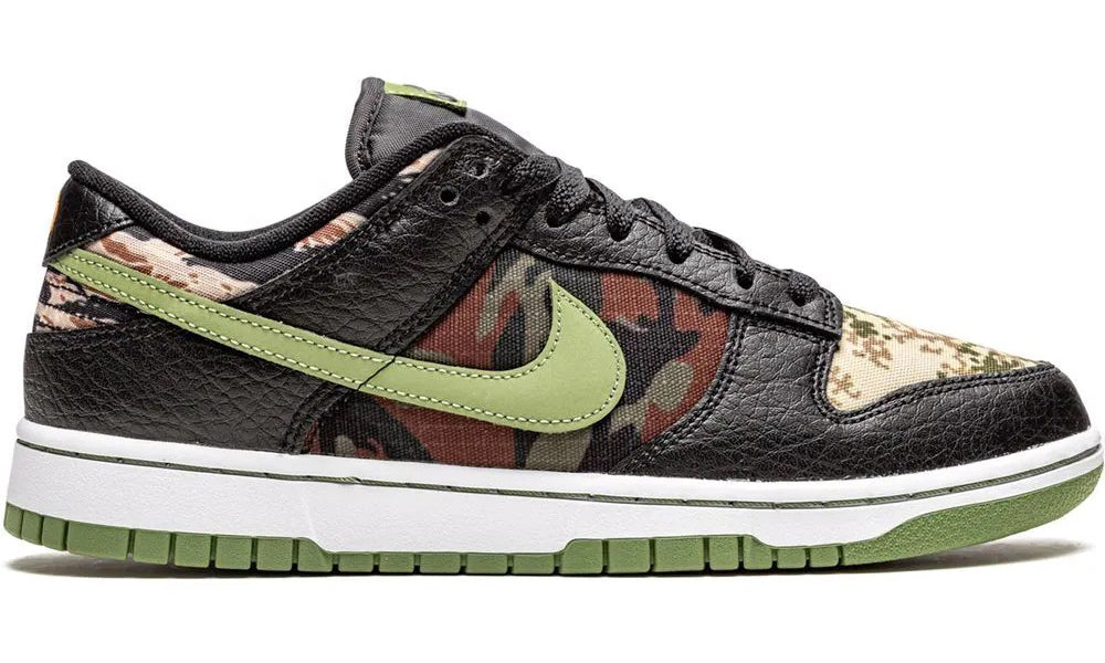 Nike Dunk Low SE "Crazy Camo"