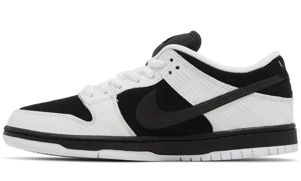 TIGHTBOOTH x Dunk Low SB