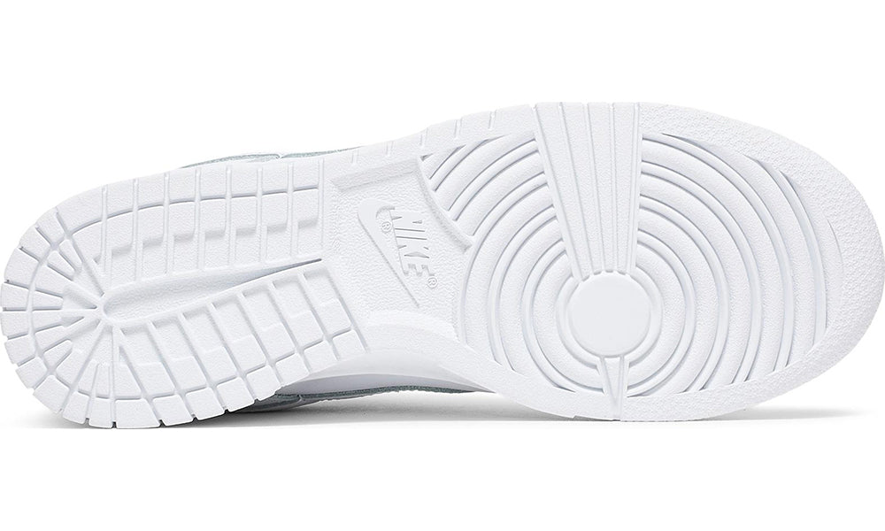 Nike Dunk Low "Triple White"