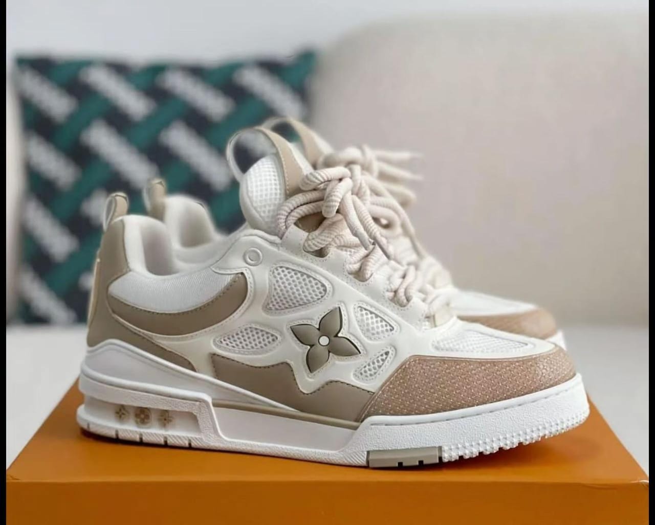Louis Vuitton Skate Beige