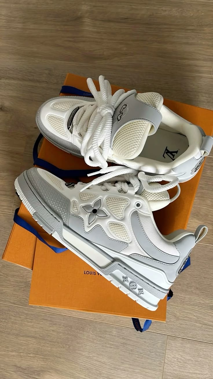 Louis Vuitton Skate Grey White