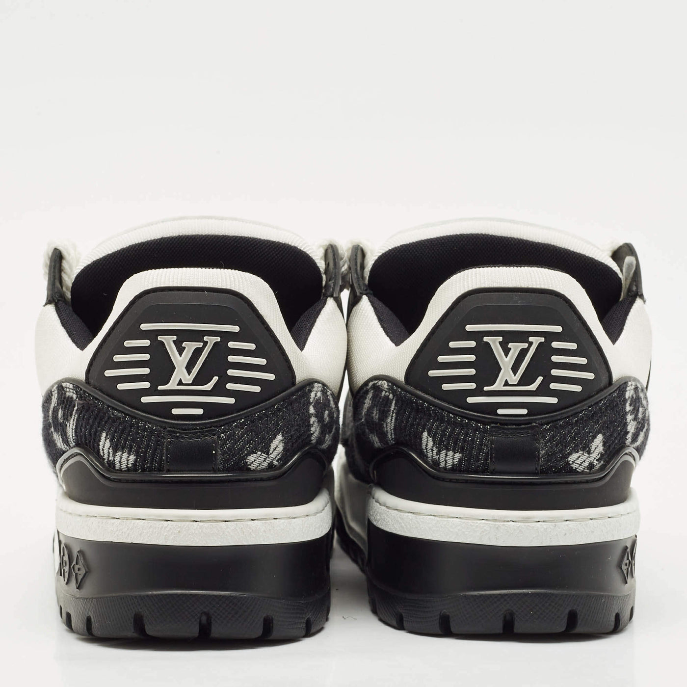 Louis Vuitton LV Maxi – Black & White